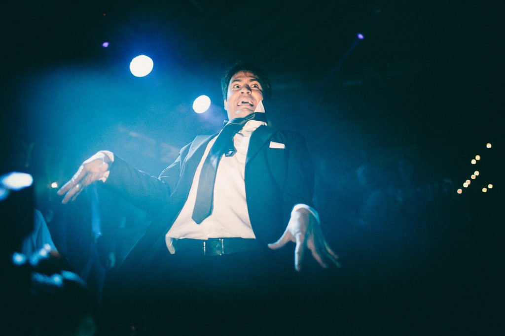 convidado de casamento dancando thriller michael jackson