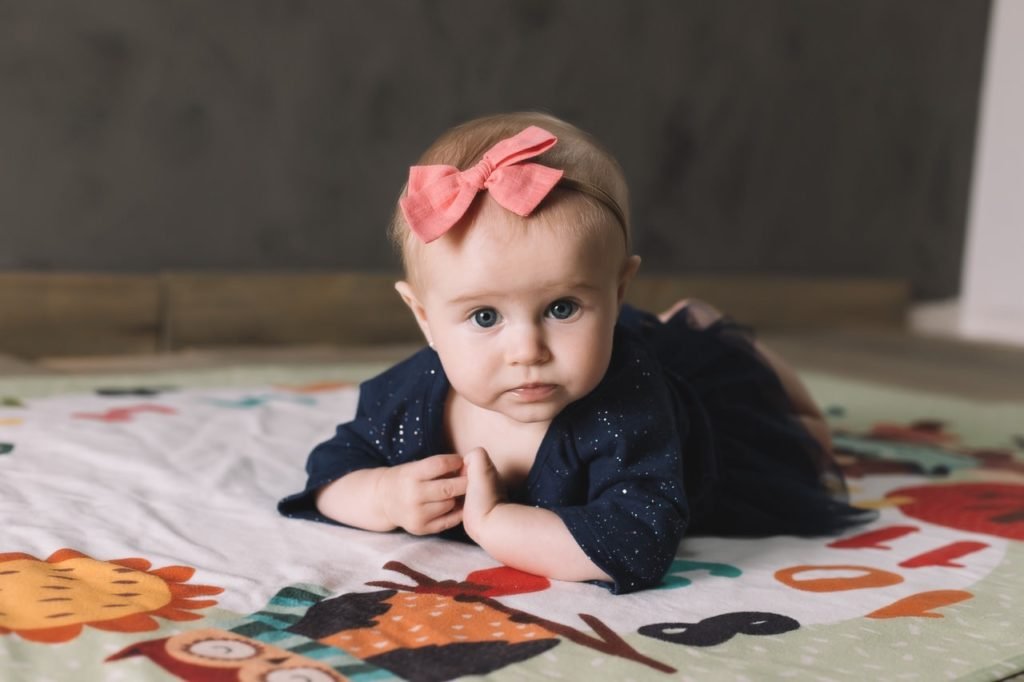 bebê no estúdio fotográfico